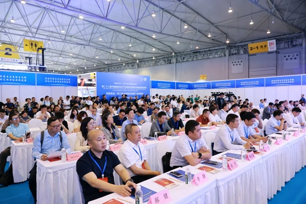 霍爾木茲“鎖喉” 四川以萬(wàn)億清潔能源“解扣”全球能源危機(jī)