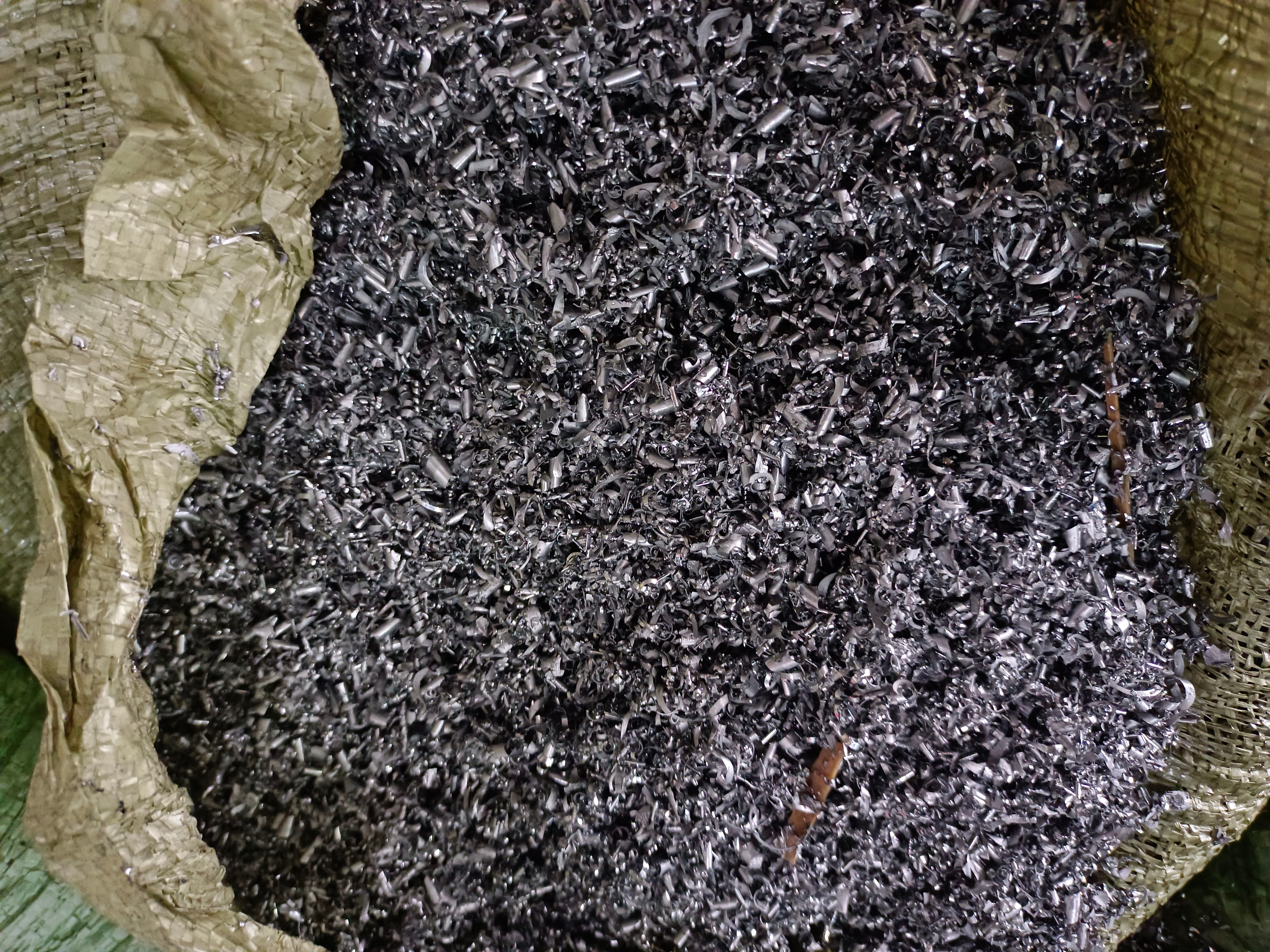 山東某機加工企業(yè)定制金屬屑脫油機案例