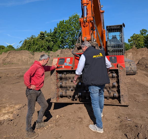 黏重土处理不用愁！德国工地的 ALLU筛分斗应用经验